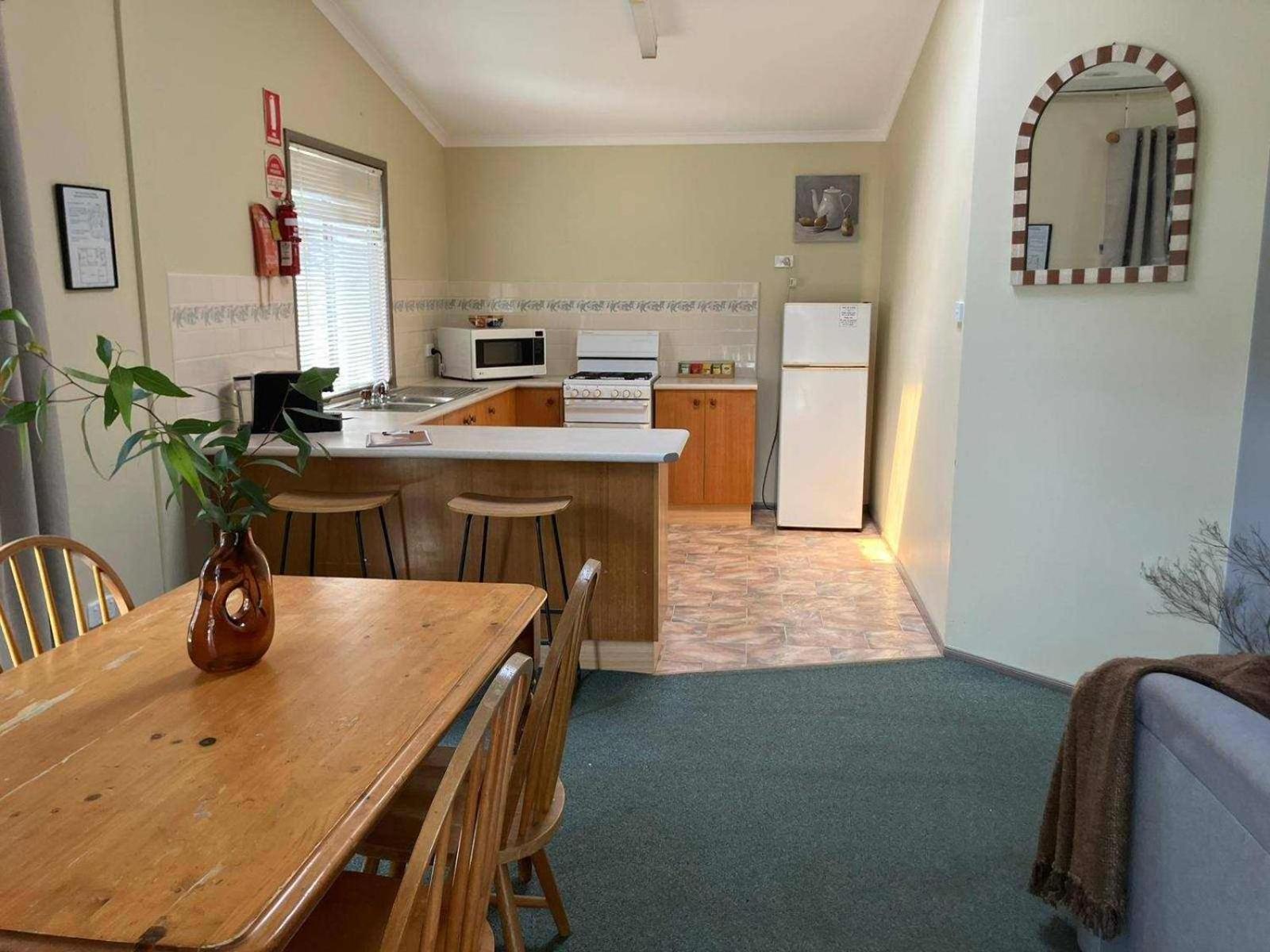 Cabins On Halls Поколбин Екстериор снимка